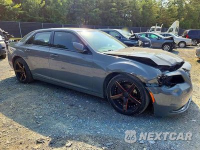 Czwarte zdjęcie samochodu z boku: 2019 CHRYSLER 300 S VIN:2C3CCABG0KH516396 - miniatura