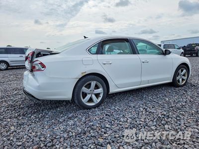 Trzecie zdjęcie samochodu z tyłu: 2012 VOLKSWAGEN PASSAT SE VIN:1VWBH7A37CC090010 - miniatura