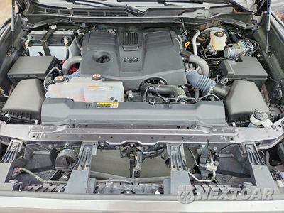 Zdjęcie 11 z 12 samochodu: 2025 TOYOTA TUNDRA CREWMAX LIMITED VIN:5TFJA5DBXSX314842 - miniatura