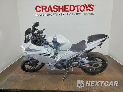 Trzecie zdjęcie samochodu z tyłu: 2021 KAWASAKI EX400 VIN:JKAEXKH16MDAC2148 - miniatura