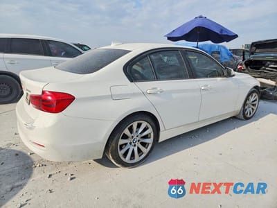 Trzecie zdjęcie samochodu z tyłu: 2018 BMW 320 I VIN:WBA8E1G5XJNU89956 - miniatura