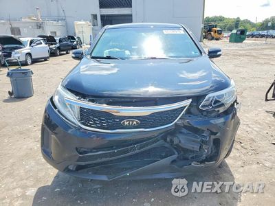 Piąte zdjęcie samochodu w środku: 2015 KIA SORENTO LX VIN:5XYKTCA63FG651050 - miniatura