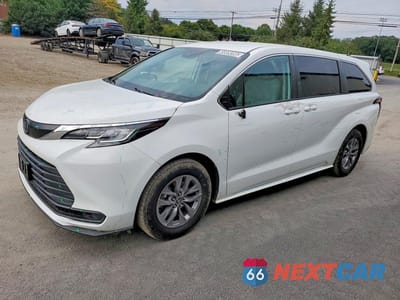 2022 TOYOTA SIENNA LE 5TDKRKEC6NS100721 - główne zdjęcie licytacji z USA - miniatura