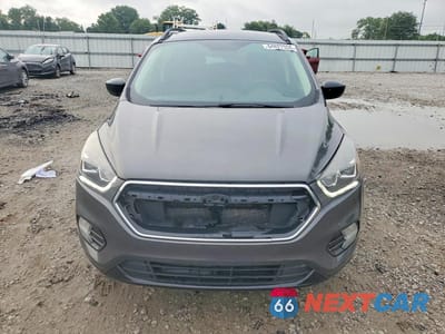 Piąte zdjęcie samochodu w środku: 2019 FORD ESCAPE SE VIN:1FMCU9GD9KUA95776 - miniatura