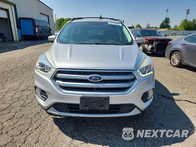 Piąte zdjęcie samochodu w środku: 2017 FORD ESCAPE SE VIN:1FMCU9G95HUE24333 - miniatura