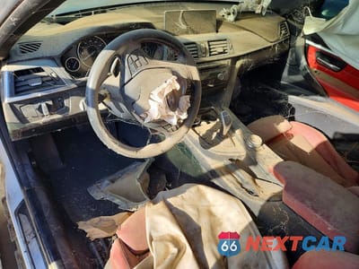 Zdjęcie 8 z 12 samochodu: 2018 BMW 330 XI VIN:WBA8K3C52JA023858 - miniatura