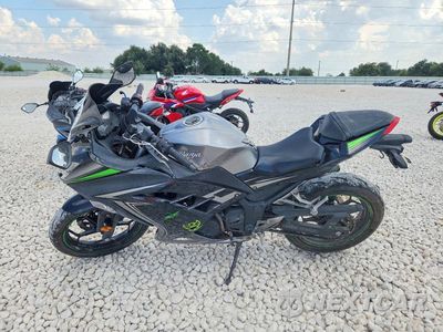 Trzecie zdjęcie samochodu z tyłu: 2015 KAWASAKI EX300 A VIN:JKAEX8A16FDA24387 - miniatura
