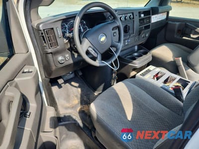 Zdjęcie 8 z 13 samochodu: 2020 CHEVROLET EXPRESS G3500 VIN:1GB3GRCG4L1269482 - miniatura