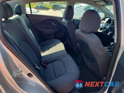 Zdjęcie 10 z 12 samochodu: 2013 KIA RIO EX VIN:KNADN4A39D6201530 - miniatura