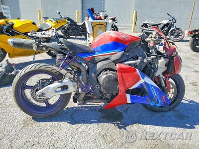 2006 HONDA CBR1000 RR JH25C57046M207390 - główne zdjęcie licytacji z USA - miniatura