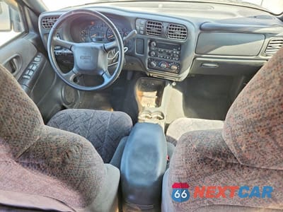 Zdjęcie 8 z 12 samochodu: 2002 GMC SONOMA VIN:1GTDT13W22K195220 - miniatura