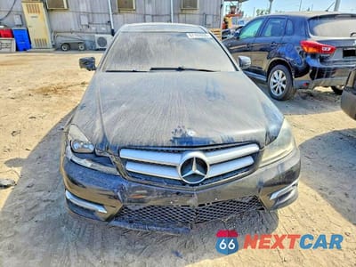 Piąte zdjęcie samochodu w środku: 2012 MERCEDES-BENZ C 350 VIN:WDDGJ5HB5CF936542 - miniatura