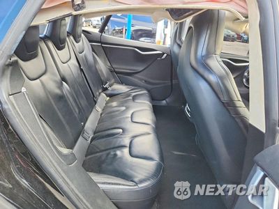 Zdjęcie 10 z 12 samochodu: 2015 TESLA MODEL S VIN:5YJSA1E2XFF101904 - miniatura