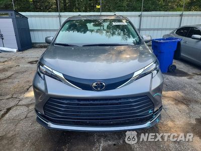 Piąte zdjęcie samochodu w środku: 2026 TOYOTA SIENNA XLE 8-PASSENGER VIN:5TDYRKEC3TS295149 - miniatura