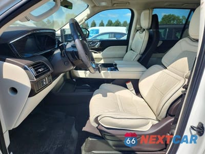 Zdjęcie 7 z 12 samochodu: 2024 LINCOLN NAVIGATOR L BLACK LABEL VIN:5LMJJ3TGXREL21886 - miniatura