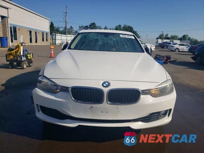 Piąte zdjęcie samochodu w środku: 2013 BMW 328 I VIN:WBA3A5C57DF356752 - miniatura