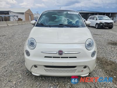 Piąte zdjęcie samochodu w środku: 2014 FIAT 500 ELECTRIC VIN:3C3CFFGEXET244690 - miniatura