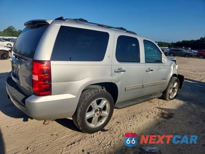 Trzecie zdjęcie samochodu z tyłu: 2011 CHEVROLET TAHOE C1500 LT VIN:1GNSCBE05BR270285 - miniatura