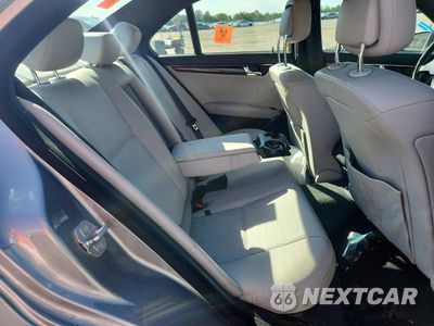 Zdjęcie 10 z 12 samochodu: 2011 MERCEDES-BENZ C 300 4MATIC VIN:WDDGF8BB5BA504010 - miniatura