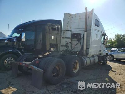 Trzecie zdjęcie samochodu z tyłu: 2014 VOLVO VNL SEMI TRUCK VIN:4V4NC9EG4EN159951 - miniatura