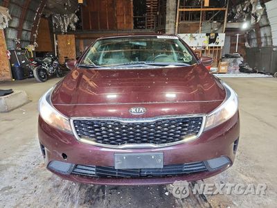 Piąte zdjęcie samochodu w środku: 2018 KIA FORTE LX VIN:3KPFL4A77JE243401 - miniatura