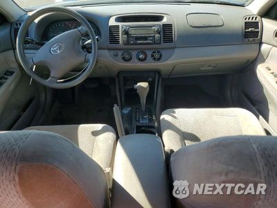 Zdjęcie 8 z 12 samochodu: 2002 TOYOTA CAMRY LE VIN:JTDBE32K320056835 - miniatura