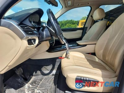 Zdjęcie 7 z 12 samochodu: 2016 BMW X5 SDRIVE35I VIN:5UXKR2C52G0R69941 - miniatura