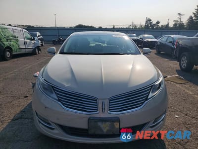 Piąte zdjęcie samochodu w środku: 2014 LINCOLN MKZ VIN:3LN6L2J96ER821357 - miniatura