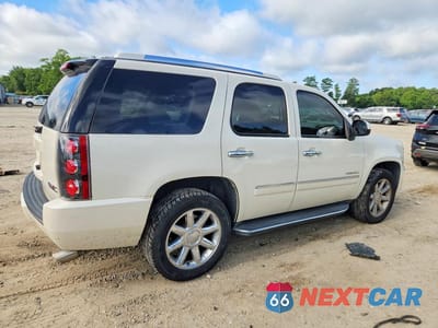 Trzecie zdjęcie samochodu z tyłu: 2014 GMC YUKON DENALI VIN:1GKS2EEF6ER222238 - miniatura