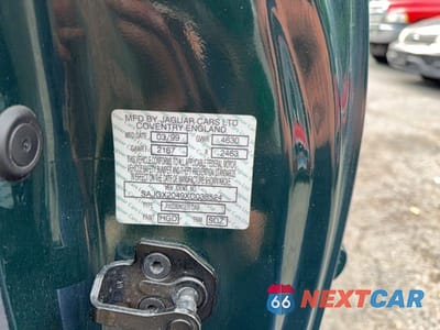 Zdjęcie 10 z 14 samochodu: 1999 JAGUAR XK8 VIN:SAJGX2049XC038524 - miniatura