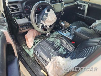 Zdjęcie 8 z 13 samochodu: 2022 TOYOTA 4RUNNER TRD SPORT VIN:JTEAU5JR3N5275046 - miniatura