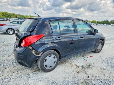 Trzecie zdjęcie samochodu z tyłu: 2009 NISSAN VERSA 1.8 S VIN:3N1BC13EX9L403063 - miniatura