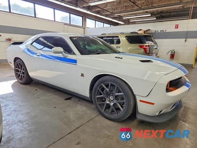 Czwarte zdjęcie samochodu z boku: 2016 DODGE CHALLENGER R/T SCAT PACK VIN:2C3CDZFJ6GH234451 - miniatura