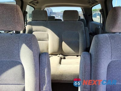 Zdjęcie 10 z 13 samochodu: 2005 KIA SEDONA LX VIN:KNDUP132356711955 - miniatura