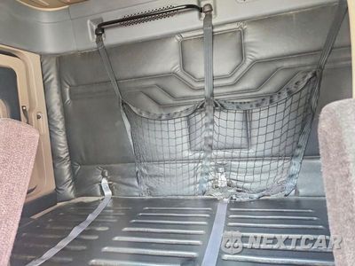 Zdjęcie 10 z 13 samochodu: 2014 FREIGHTLINER CASCADIA - SEMI TRUCK VIN:1FUGGLD5XELFK3349 - miniatura
