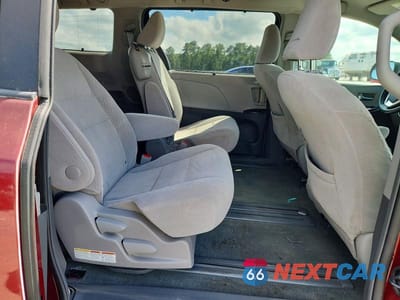 Zdjęcie 11 z 13 samochodu: 2017 TOYOTA SIENNA LE VIN:5TDKZ3DC5HS859579 - miniatura