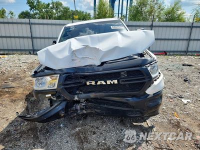 Piąte zdjęcie samochodu w środku: 2019 RAM 1500 TRADESMAN VIN:1C6SRFCTXKN621427 - miniatura