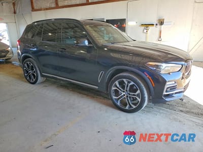 Czwarte zdjęcie samochodu z boku: 2019 BMW X5 XDRIVE40I VIN:5UXCR6C52KLL37721 - miniatura
