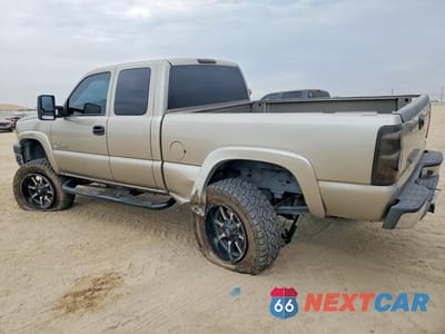 Drugie zdjęcie samochodu z przodu: 2003 CHEVROLET SILVERADO C2500 HEAVY DUTY VIN:1GCHC29173E108964 - miniatura