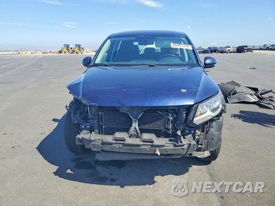 Piąte zdjęcie samochodu w środku: 2014 VOLKSWAGEN TIGUAN S VIN:WVGAV3AX7EW504208 - miniatura