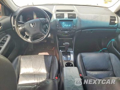 Zdjęcie 8 z 12 samochodu: 2005 HONDA ACCORD EX VIN:1HGCM66885A077476 - miniatura