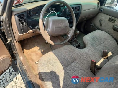 Zdjęcie 8 z 12 samochodu: 1998 TOYOTA TACOMA BASE VIN:4TAPM62N3WZ005837 - miniatura