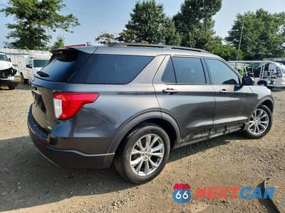 Trzecie zdjęcie samochodu z tyłu: 2020 FORD EXPLORER XLT VIN:1FMSK8DHXLGA46749 - miniatura