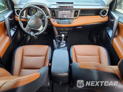 Zdjęcie 8 z 14 samochodu: 2017 TOYOTA RAV4 HV LIMITED VIN:JTMDJREV6HD080223 - miniatura