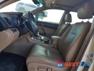 Zdjęcie 7 z 13 samochodu: 2013 TOYOTA HIGHLANDER HYBRID LIMITED VIN:JTEDC3EH2D2017350 - miniatura