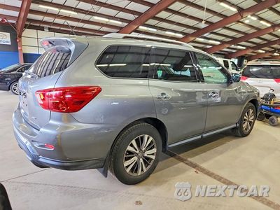 Trzecie zdjęcie samochodu z tyłu: 2018 NISSAN PATHFINDER S VIN:5N1DR2MM1JC632050 - miniatura