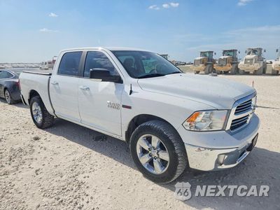 Czwarte zdjęcie samochodu z boku: 2018 RAM 1500 SLT VIN:1C6RR6LM6JS355914 - miniatura