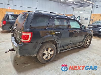 Trzecie zdjęcie samochodu z tyłu: 2010 FORD ESCAPE XLT VIN:1FMCU0DG5AKC63398 - miniatura