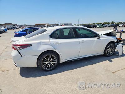 Trzecie zdjęcie samochodu z tyłu: 2021 TOYOTA CAMRY SE VIN:4T1T11AK9MU549979 - miniatura