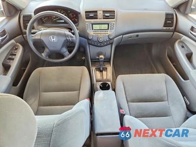 Zdjęcie 8 z 12 samochodu: 2007 HONDA ACCORD LX VIN:1HGCM56437A132166 - miniatura